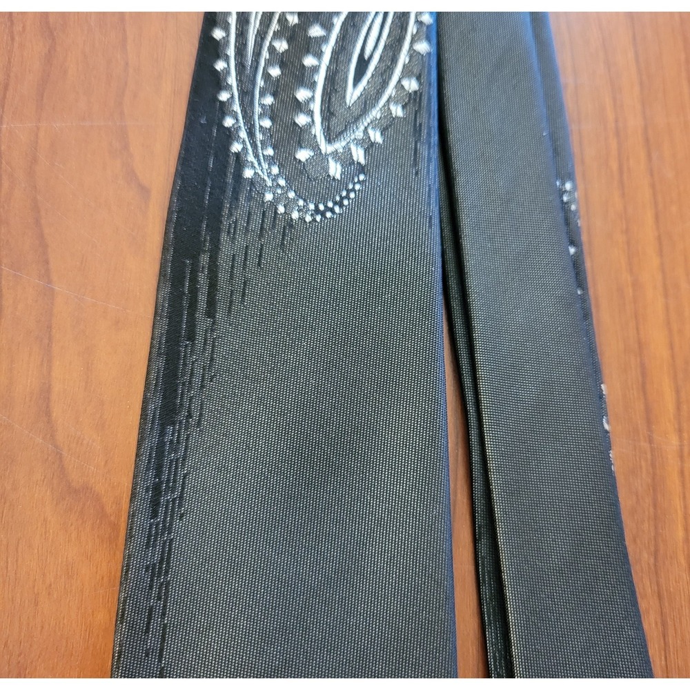 Vintage Wembley Black Paisley Yin Yang‎ Necktie 56 X 2.5 Skinny - Picture 6 of 6